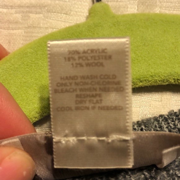 Loft Sweater Pull Over l Medium - Picture 5 of 5